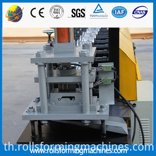 เครื่องขึ้นรูปม้วนประตู Garage Shutter Doors Making Machine